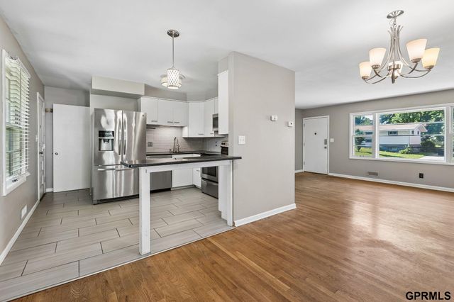7704 Lafayette Avenue, Omaha, NE 68114