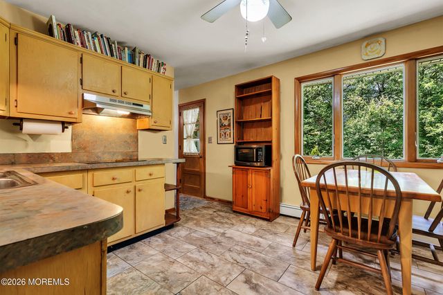 88 Ellisdale Road, Allentown, NJ 08501