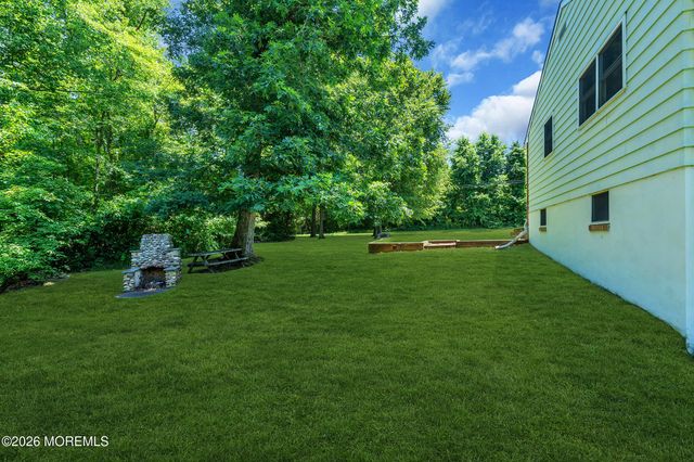 88 Ellisdale Road, Allentown, NJ 08501