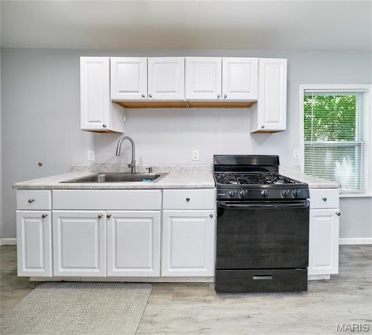 3328 Marvin Avenue, St Louis, MO 63114