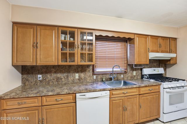 1152 Tiffany Lane, Lakewood, NJ 08701