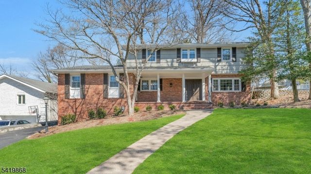366 Valley View Ave, Paramus Boro, NJ 07652