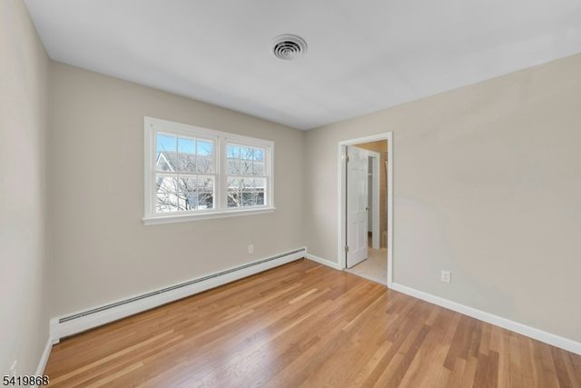 366 Valley View Ave, Paramus Boro, NJ 07652