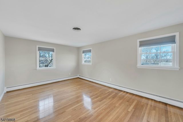 366 Valley View Ave, Paramus Boro, NJ 07652