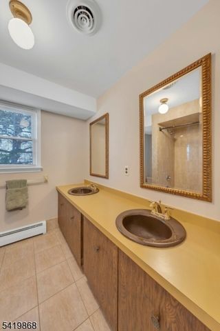 366 Valley View Ave, Paramus Boro, NJ 07652