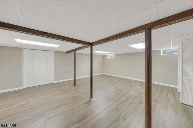 366 Valley View Ave, Paramus Boro, NJ 07652