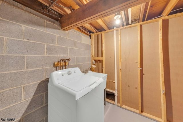 366 Valley View Ave, Paramus Boro, NJ 07652