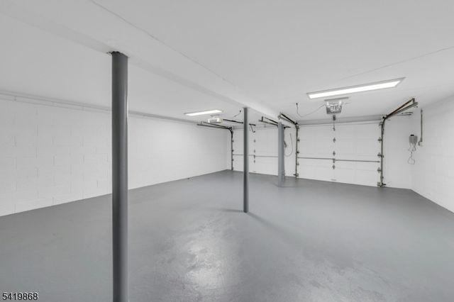 366 Valley View Ave, Paramus Boro, NJ 07652