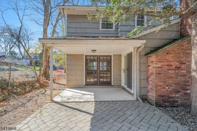 366 Valley View Ave, Paramus Boro, NJ 07652