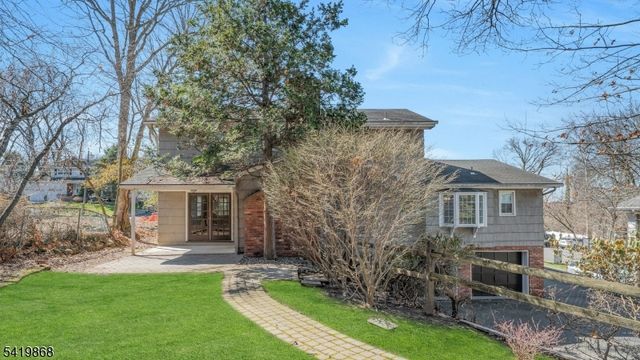 366 Valley View Ave, Paramus Boro, NJ 07652