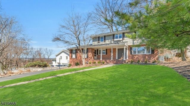 366 Valley View Ave, Paramus Boro, NJ 07652