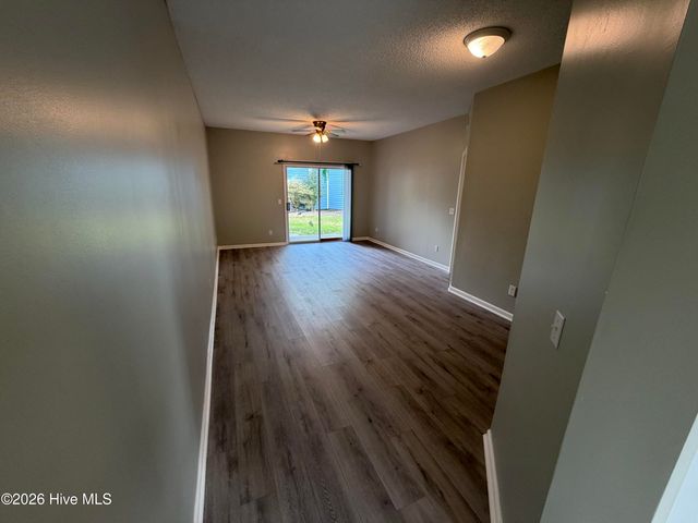 4220 Wilshire Boulevard, Wilmington, NC 28403