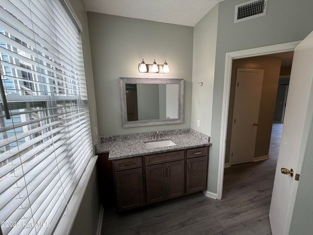 4220 Wilshire Boulevard, Wilmington, NC 28403