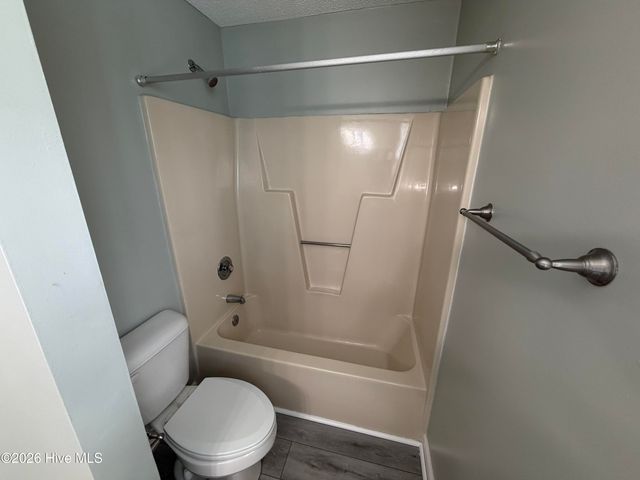 4220 Wilshire Boulevard, Wilmington, NC 28403