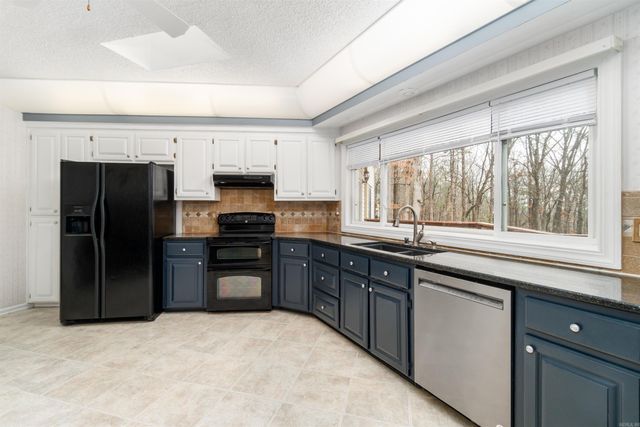 29 Barcelona Way, Hot Springs Village, AR 71909