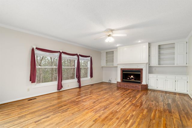 29 Barcelona Way, Hot Springs Village, AR 71909