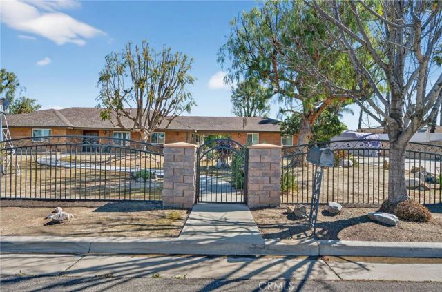 772 Smith, Hemet, CA 92544