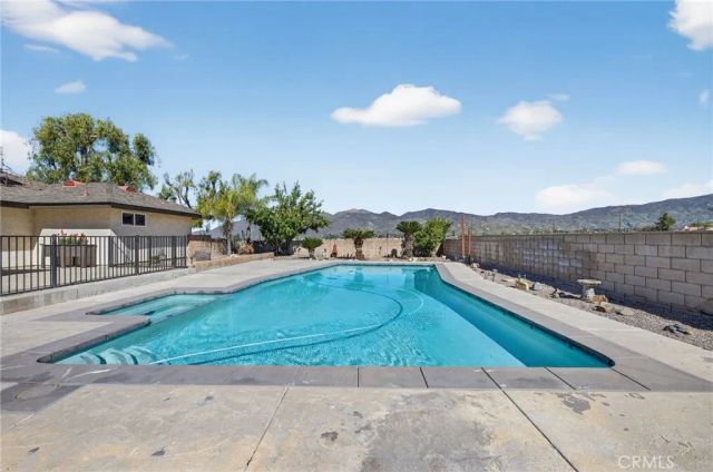 772 Smith, Hemet, CA 92544