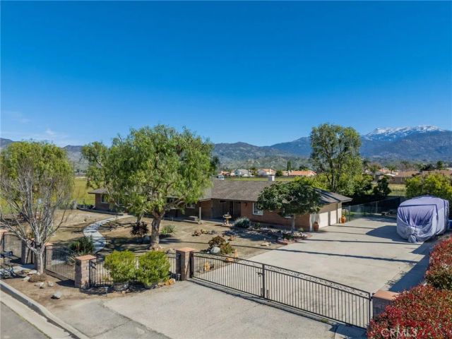 772 Smith, Hemet, CA 92544