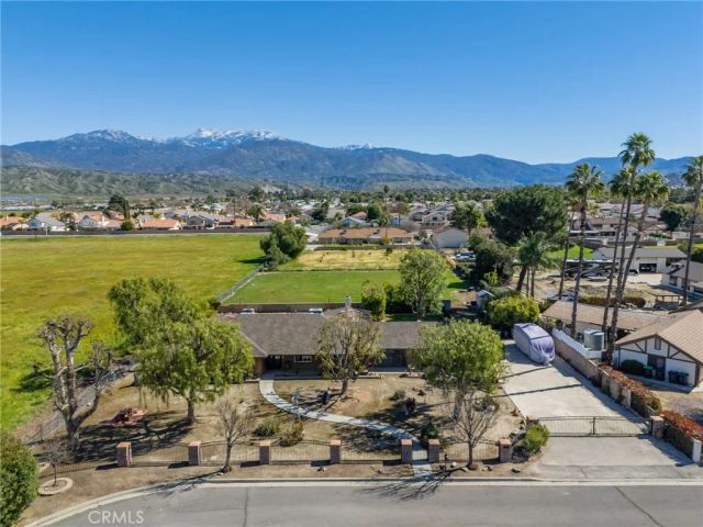 772 Smith, Hemet, CA 92544