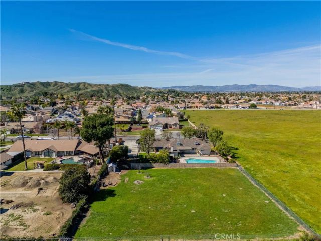 772 Smith, Hemet, CA 92544