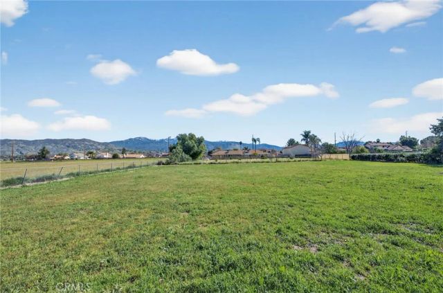 772 Smith, Hemet, CA 92544