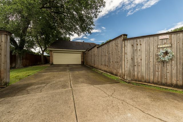 2115 Portsmouth Drive, Richardson, TX 75082