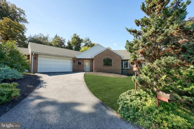 1319 HILLCROFT LN, York, PA 17403