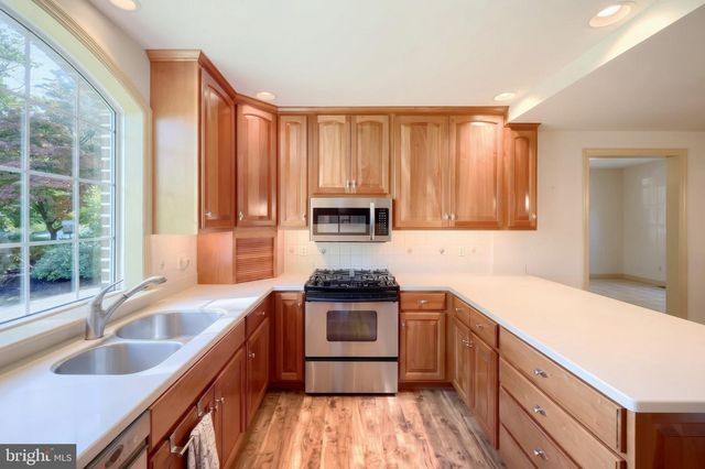 1319 HILLCROFT LN, York, PA 17403