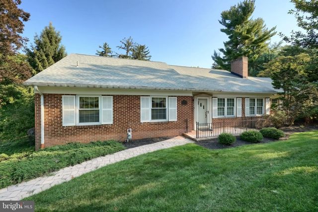 1319 HILLCROFT LN, York, PA 17403