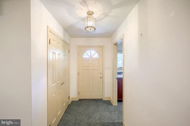 1319 HILLCROFT LN, York, PA 17403