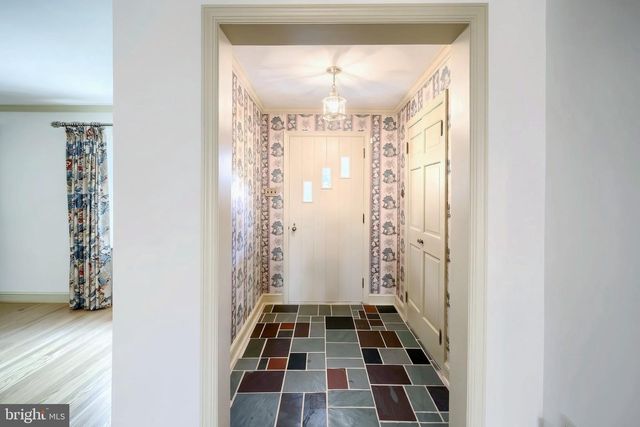 1319 HILLCROFT LN, York, PA 17403