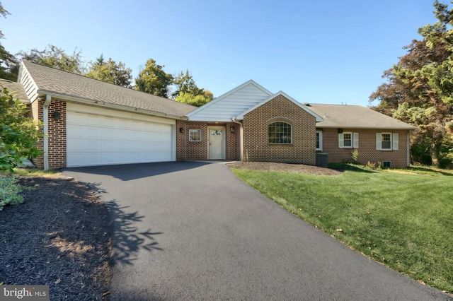 1319 HILLCROFT LN, York, PA 17403