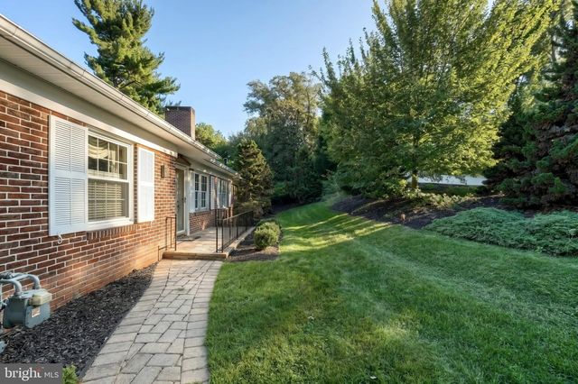 1319 HILLCROFT LN, York, PA 17403