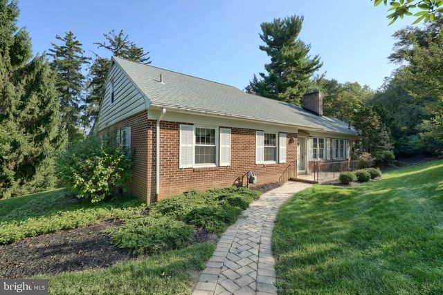 1319 HILLCROFT LN, York, PA 17403