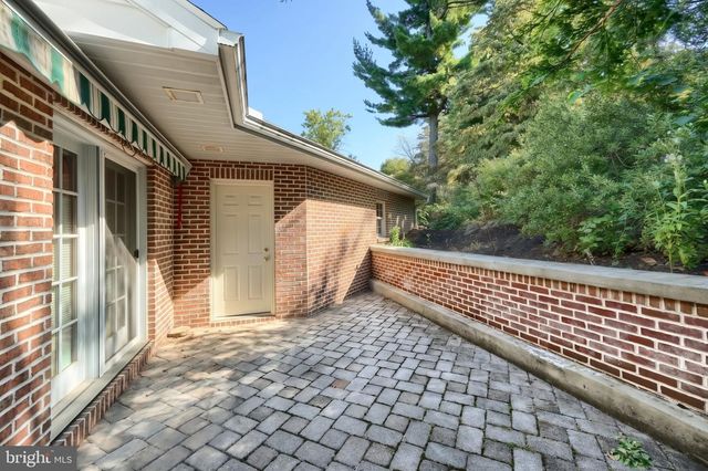 1319 HILLCROFT LN, York, PA 17403