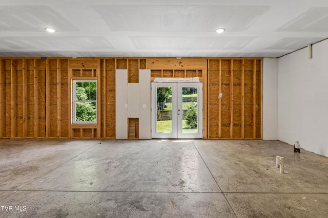 285 Warrior Drive, Kingsport, TN 37663