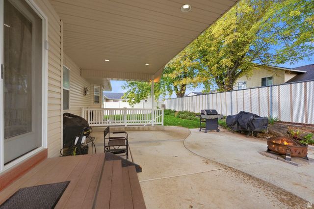 652 N 2750 W, West Point, UT 84015