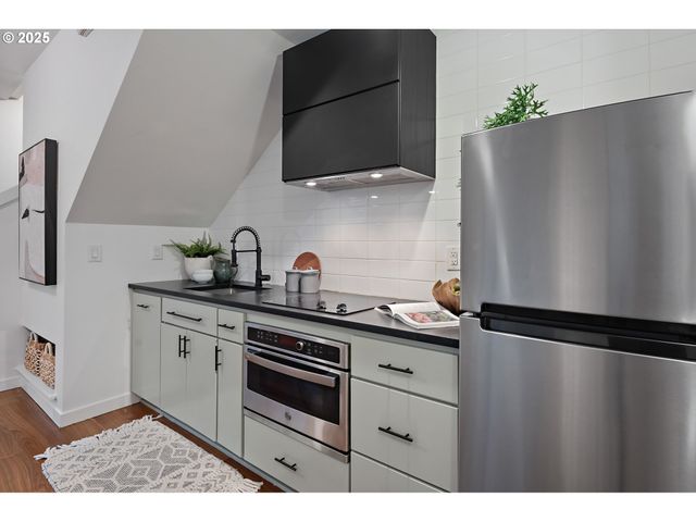 4303 Se DIVISION St, Portland, OR 97206
