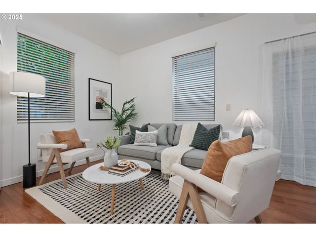 4303 Se DIVISION St, Portland, OR 97206