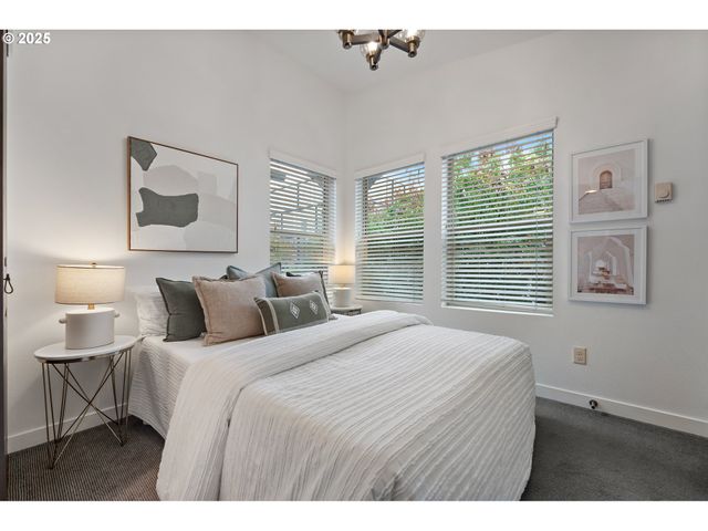4303 Se DIVISION St, Portland, OR 97206