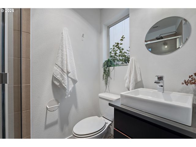 4303 Se DIVISION St, Portland, OR 97206