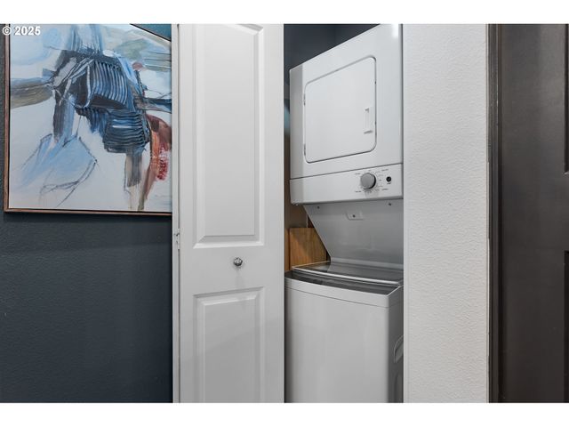 4303 Se DIVISION St, Portland, OR 97206