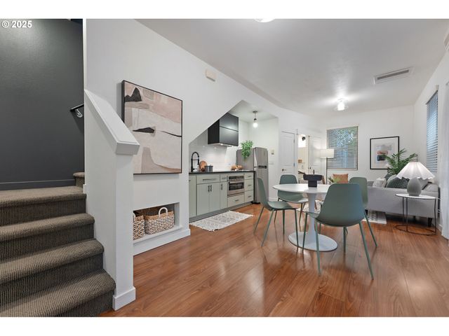 4303 Se DIVISION St, Portland, OR 97206