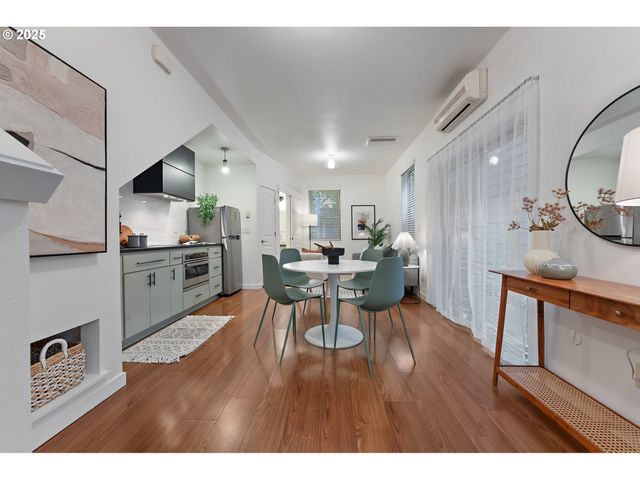 4303 Se DIVISION St, Portland, OR 97206