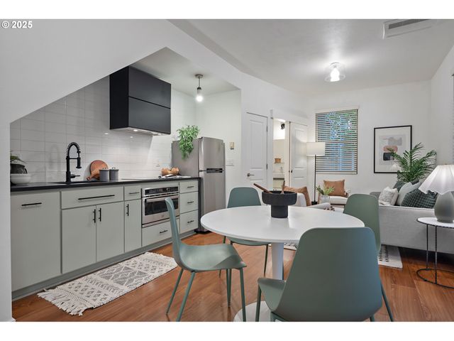 4303 Se DIVISION St, Portland, OR 97206