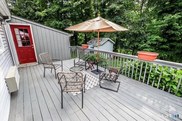 10 North Beech Tree Road, Brookfield, CT 06804