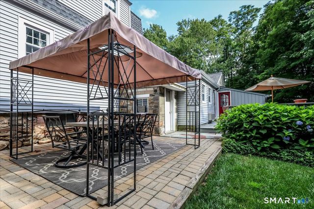 10 North Beech Tree Road, Brookfield, CT 06804