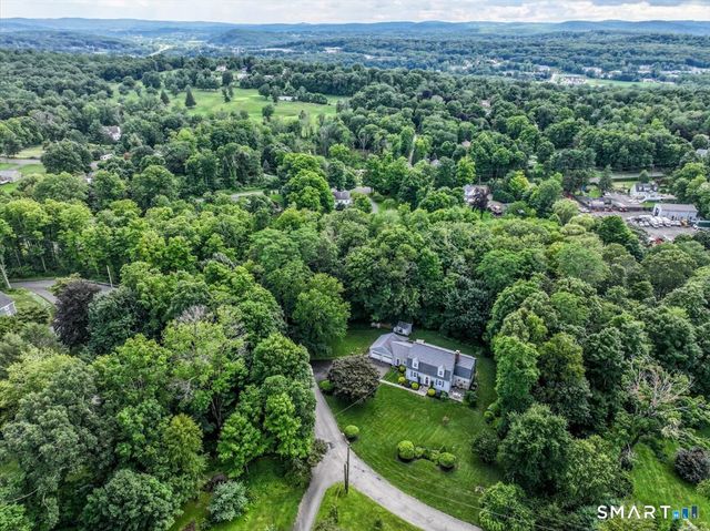 10 North Beech Tree Road, Brookfield, CT 06804