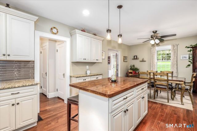 10 North Beech Tree Road, Brookfield, CT 06804